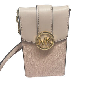 Michael Kors Carmen Phone Crossbody Bag Powder Blush Logo With Gold Chain Strap